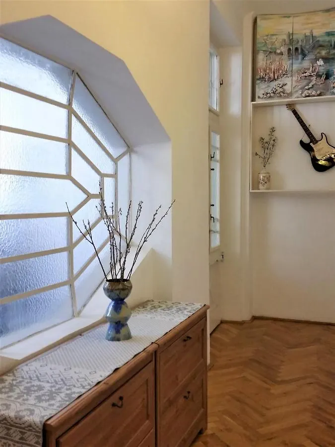 דירות בודפשט Elegance In The Heart